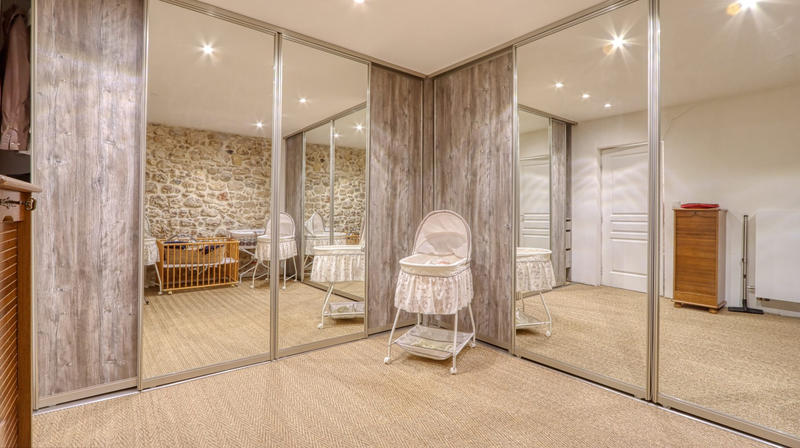 Maison - 240 m² - 7 pièces