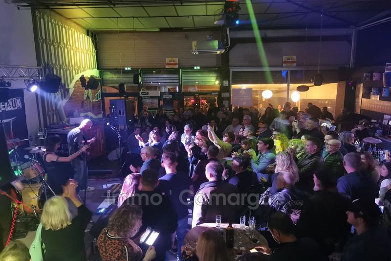 Fonds de commerce - Magasins - 200 m²