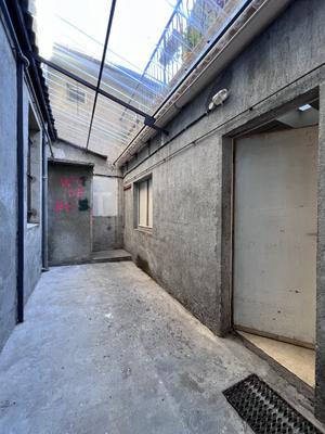 Local d'activités - 61 m² - 2 pièces