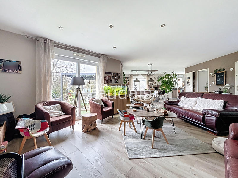 Maison - 217 m² - 10 pièces