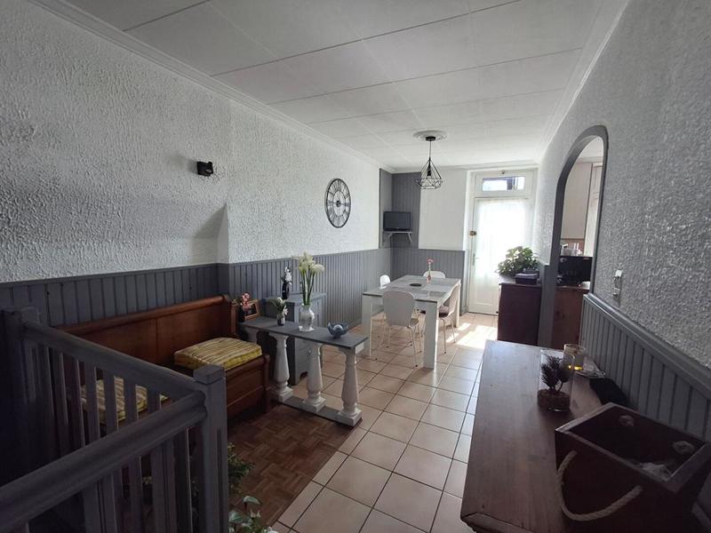 Maison - 170 m² - 9 pièces