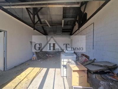 Terrain industriel - 2 600 m²