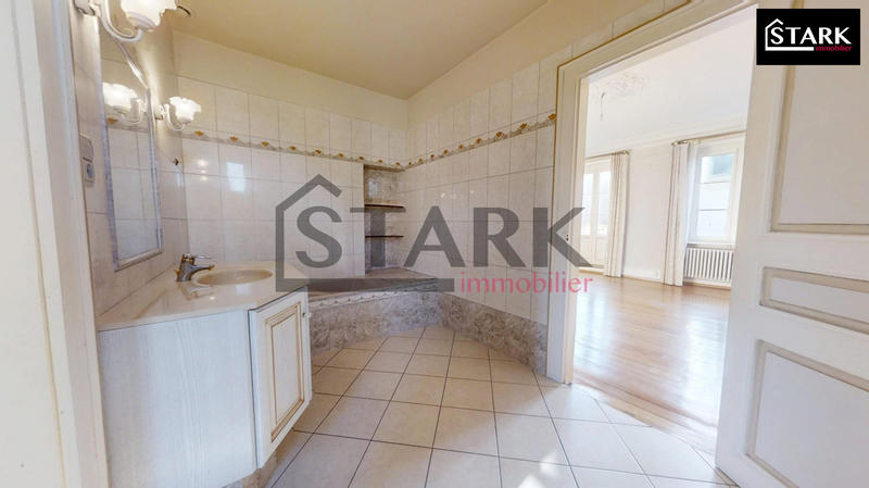 Appartement - 130 m² - 5 pièces