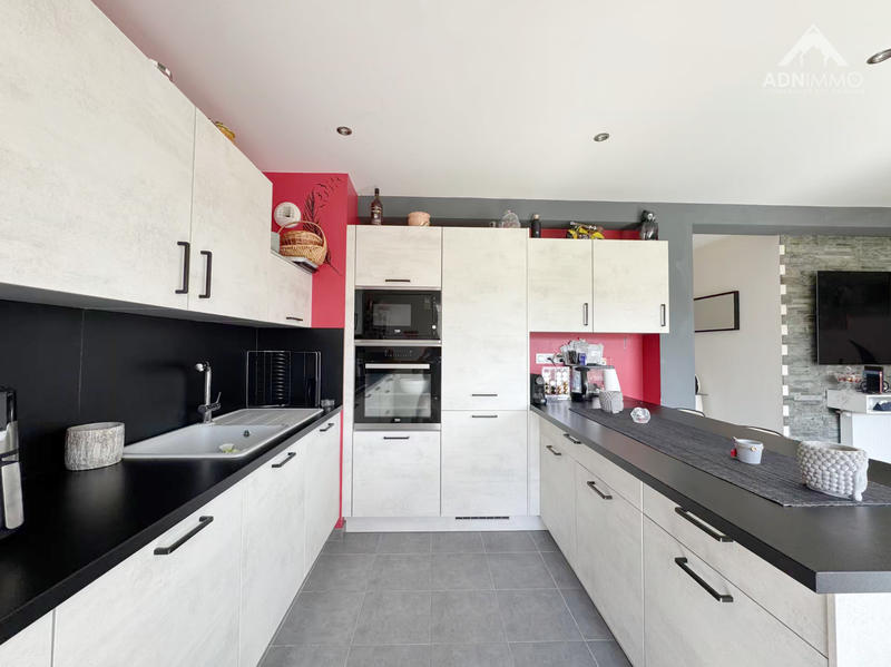 Maison - 96 m² - 5 pièces