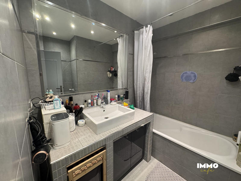 Appartement - 75 m² - 3 pièces