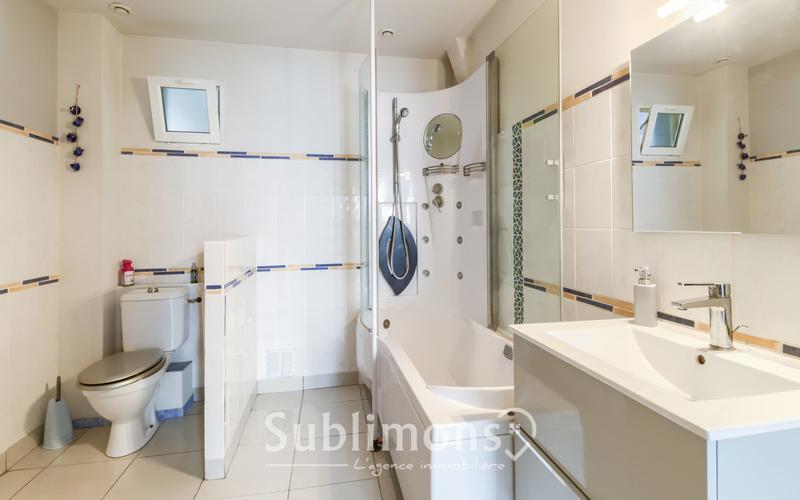 Maison - 140 m² - 5 pièces