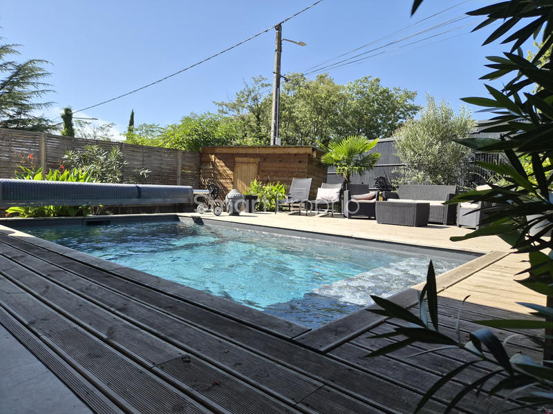 Maison - 140 m² - 5 pièces