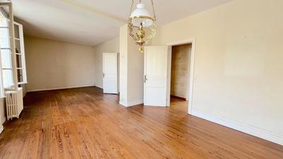 Maison en pierre - 317 m² - 11 pièces