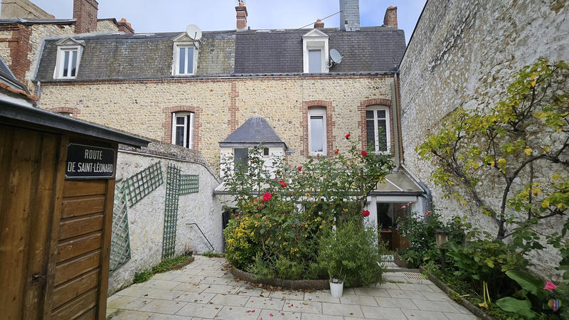 Maison - 151 m² - 6 pièces