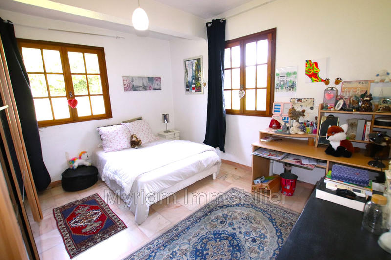 Maison - 265 m² - 8 pièces