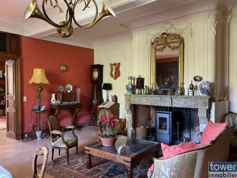 Maison - 750 m² - 10 pièces