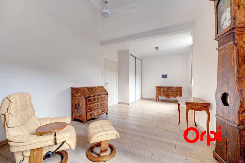 Appartement - 93 m² - 4 pièces