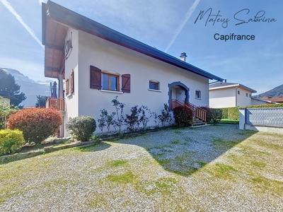 Maison - 179 m² - 6 pièces