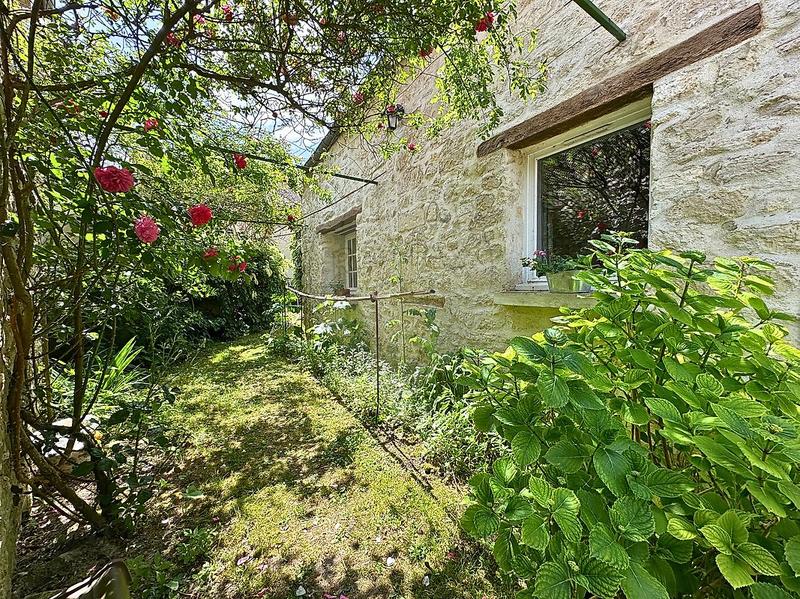 Demeure - 226 m² - 9 pièces