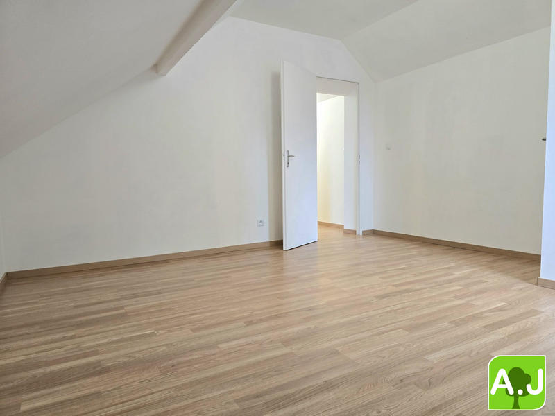 Maison - 92 m² - 5 pièces