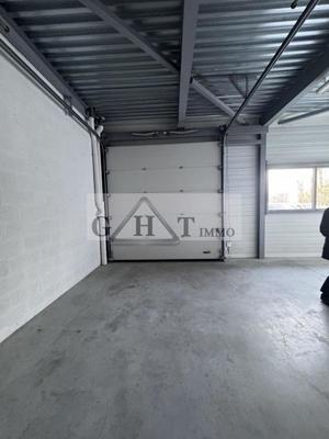 Entrepôt - 233 m²