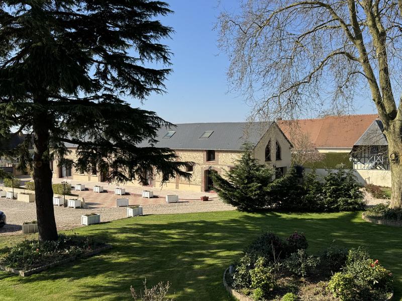 Maison - 700 m² - 15 pièces