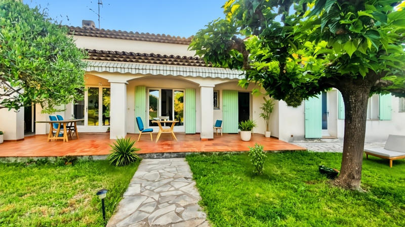 Villa - 227 m² - 6 pièces