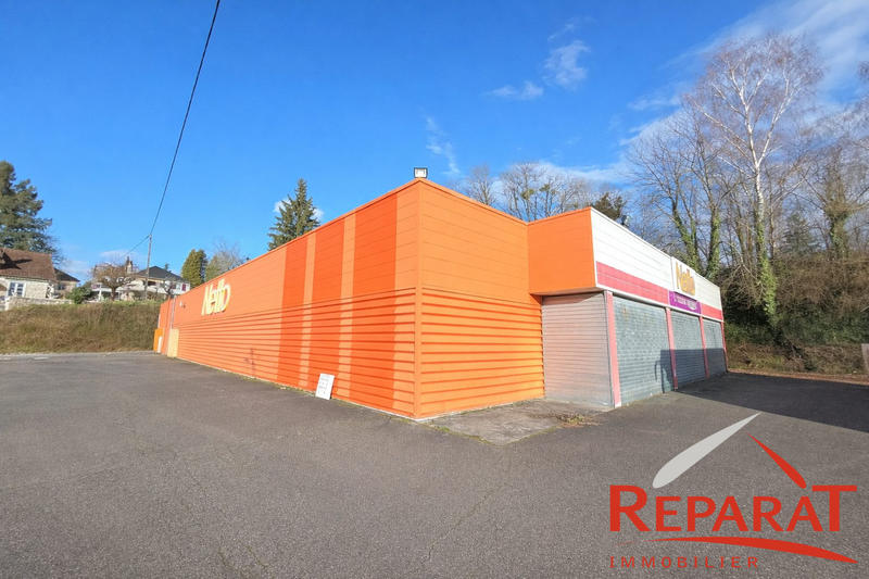 Local commercial - 944 m²