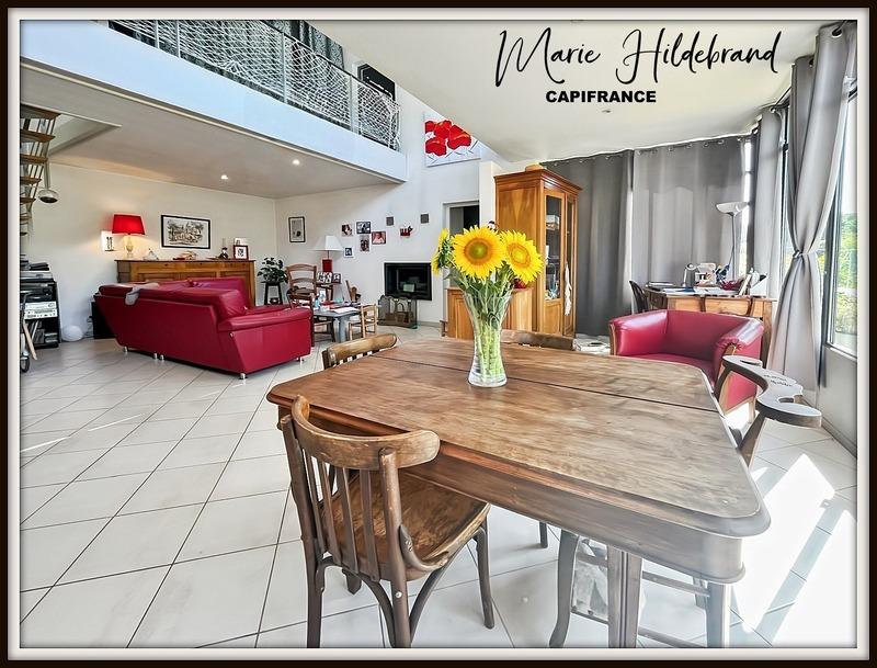 Maison - 396 m² - 10 pièces