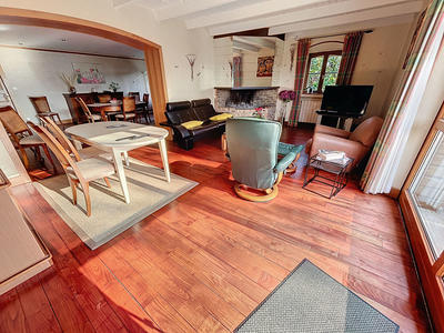 Maison - 261 m² - 9 pièces