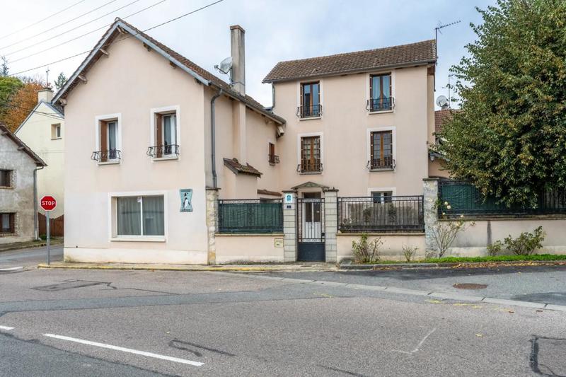 Maison - 206 m² - 8 pièces