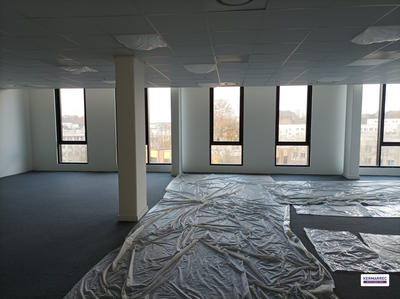Bureau - 256 m² - 1 pièce
