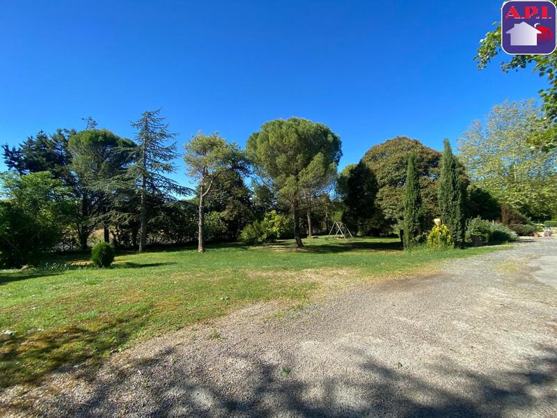 Maison - 343 m² - 9 pièces