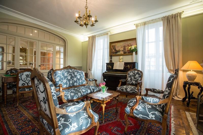 Propriété - 648 m² - 29 pièces