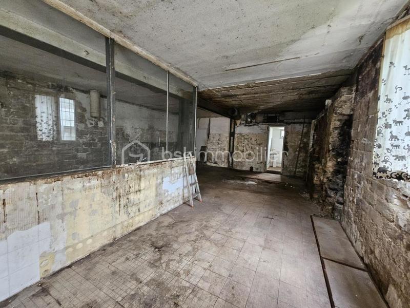 Maison - 202 m² - 5 pièces