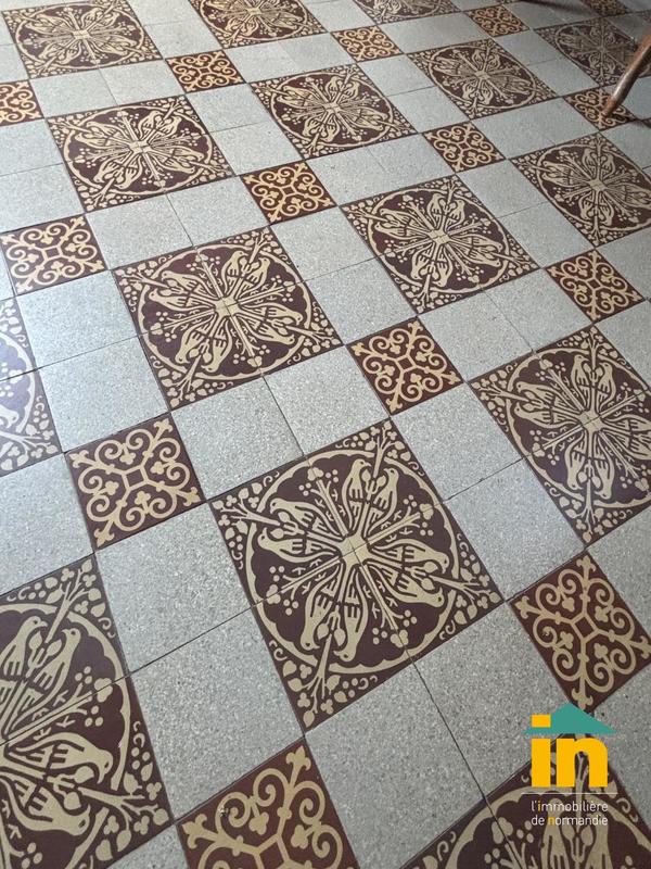 Maison - 180 m² - 9 pièces