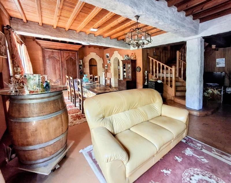 Maison - 300 m² - 8 pièces