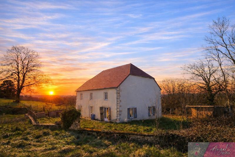 Maison - 250 m² - 8 pièces