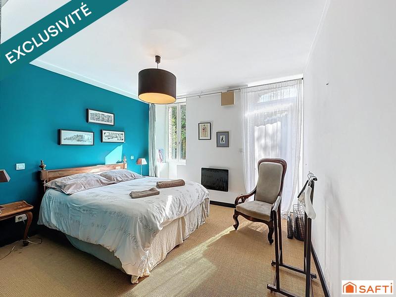 Maison - 222 m² - 8 pièces