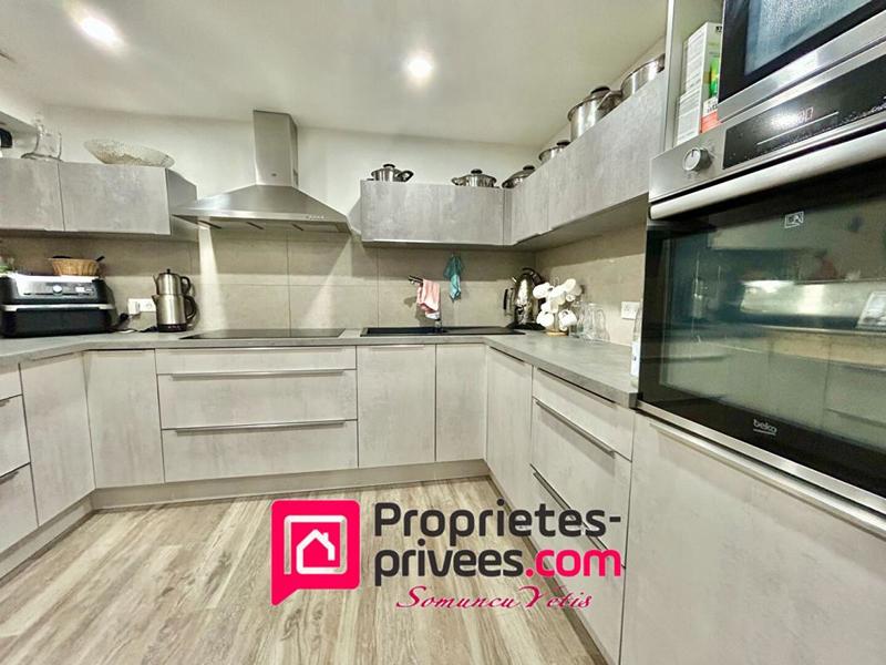 Appartement - 169 m² - 6 pièces