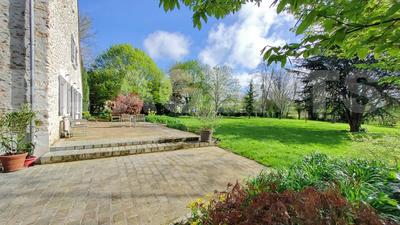 Briarde - 269 m² - 10 pièces