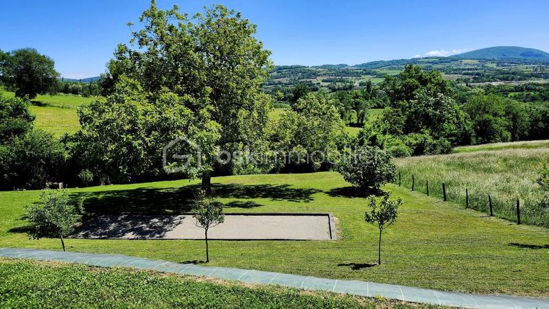 Maison - 202 m² - 7 pièces