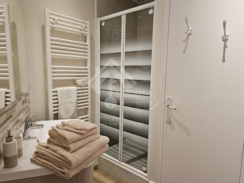 Propriété - 580 m² - 18 pièces