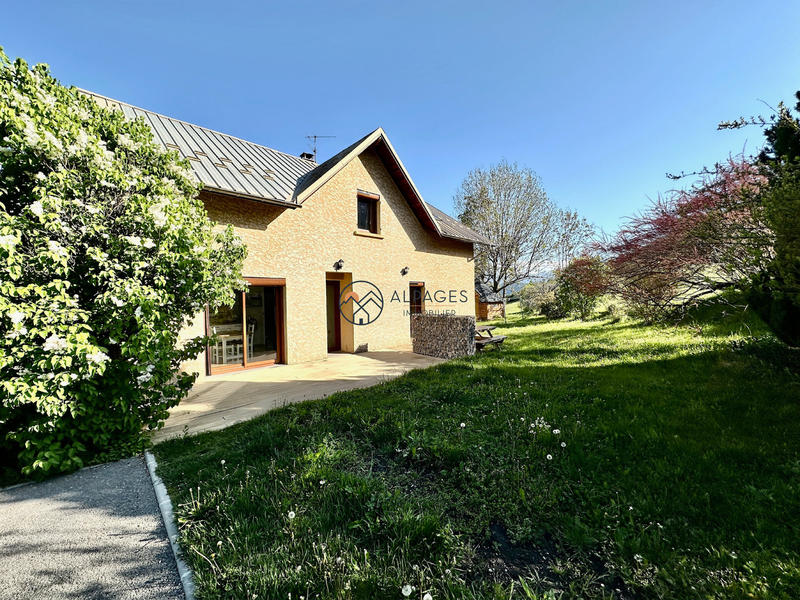 Châlet - 143 m² - 6 pièces