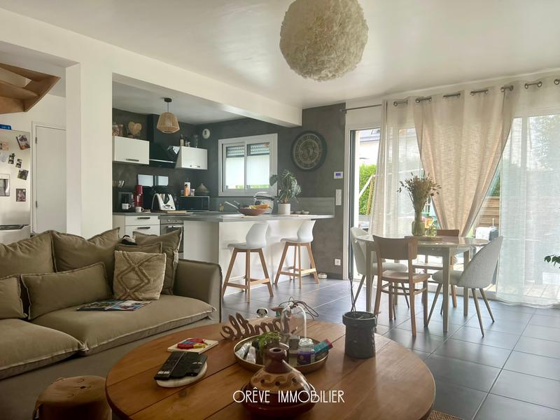 Maison - 104 m² - 6 pièces