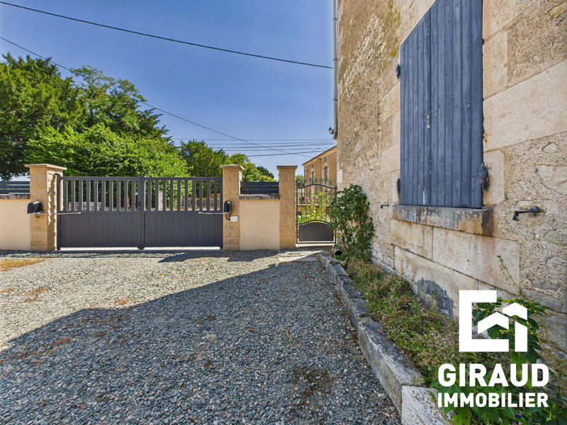 Maison ancienne - 177 m² - 6 pièces