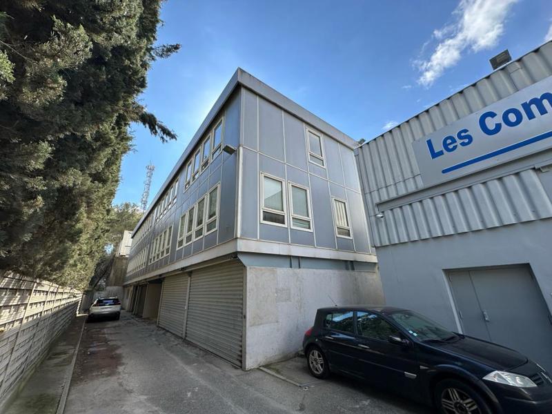 Local commercial - 643 m²