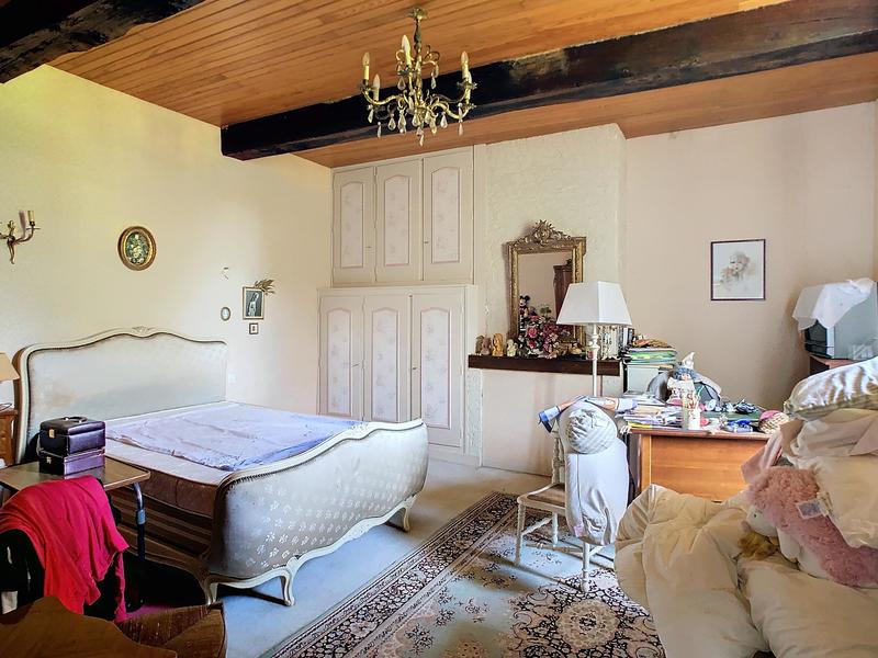 Maison - 236 m² - 7 pièces