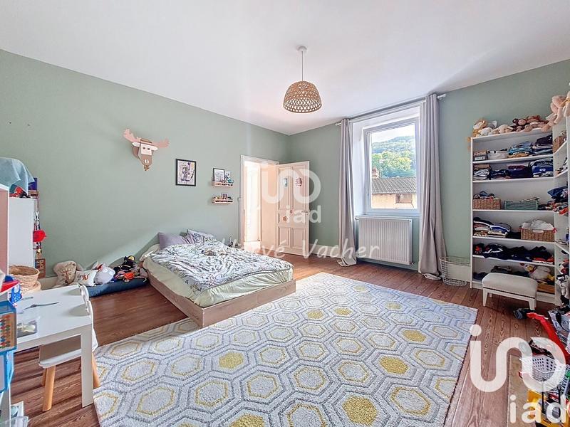 Maison - 212 m² - 7 pièces