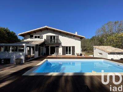 Maison - 245 m² - 8 pièces