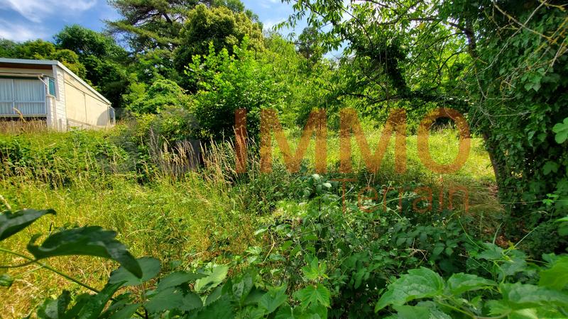 Terrain constructible - 3 313 m²
