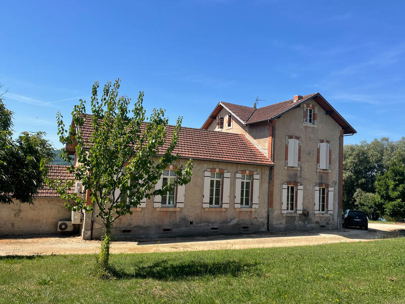 Maison - 271 m² - 8 pièces