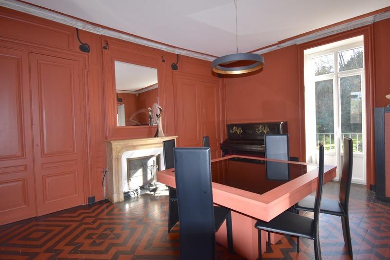 Propriété - 435 m² - 10 pièces