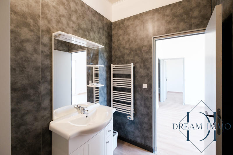 Appartement - 137 m² - 6 pièces