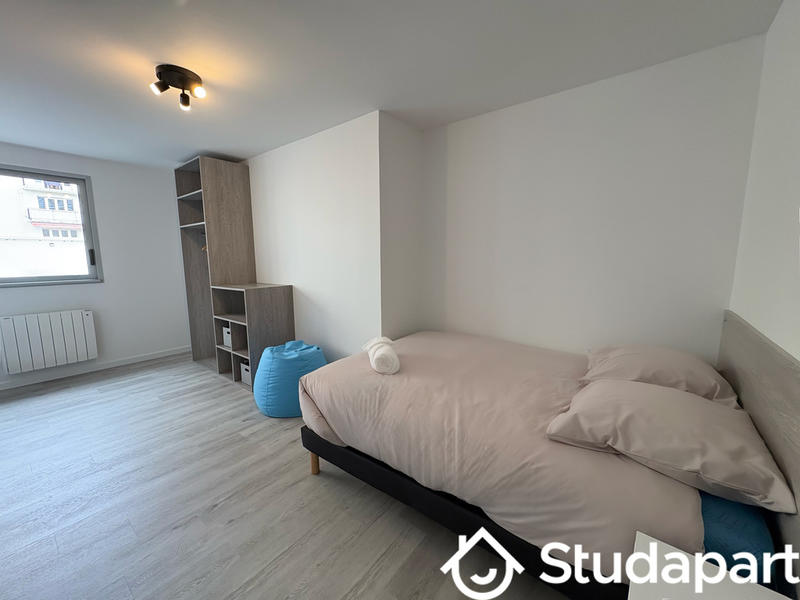 Chambre - 12 m² - 1 pièce